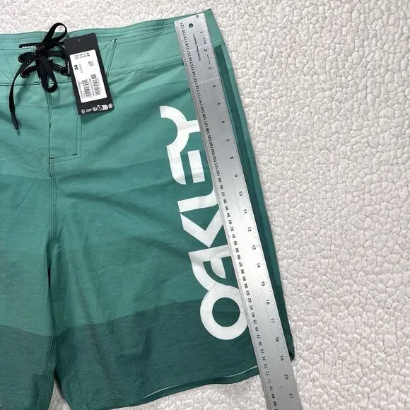 Oakley Hydrolix Performance Fit Boardshorts Men’s 34 Surf‎ Swim Coastal Viridian